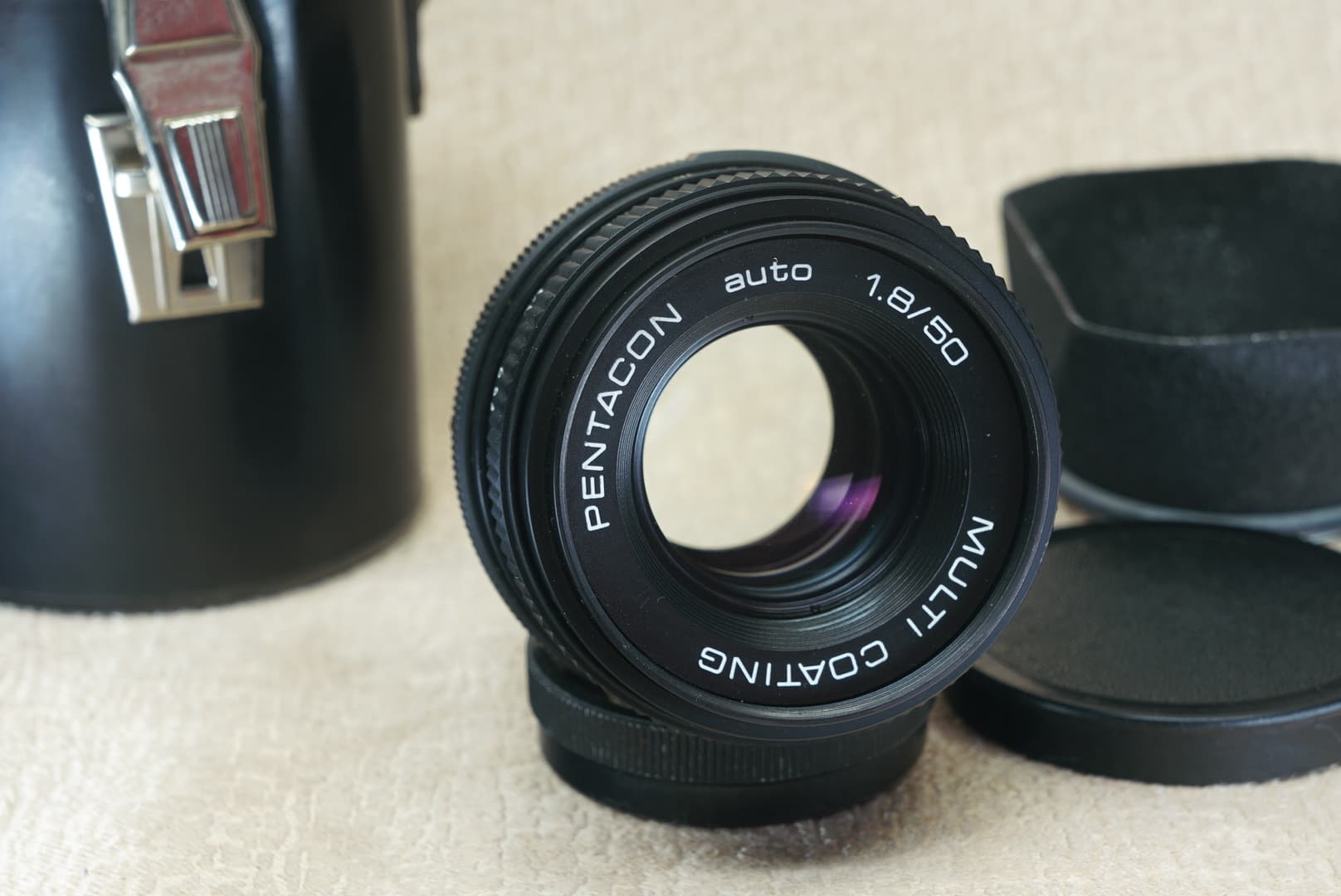 Pentacon 50mm f1.8 เลนส์มือหมุนวินเทจ เมาท์ M42 — โบเก้ฟุ้ง
